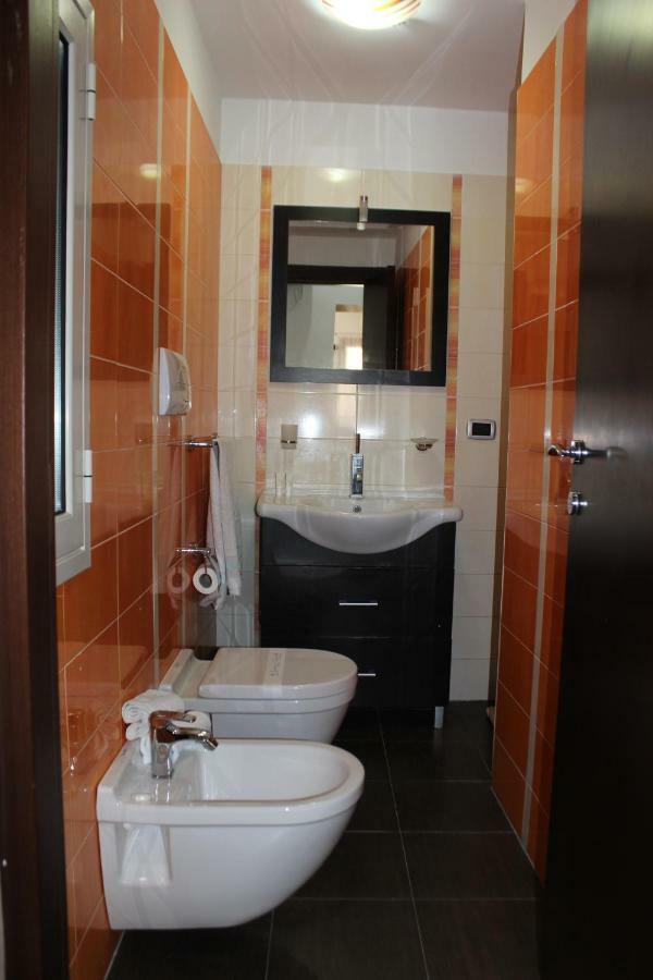 Two Face Apartment Syracuse ภายนอก รูปภาพ